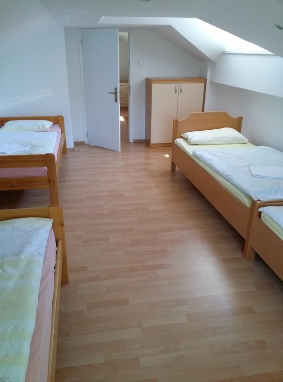 Bed And Breakfast Spelca Pivka Szoba fotó